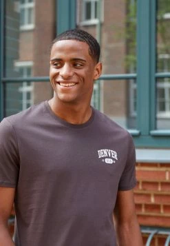 Pier One Hombre GRAPHIC T-SHIRT - Camiseta Estampada - Brown -Pier One Comercio 0766cc15e74f4493bb85c20316659e04