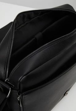 Pier One Hombre Bandolera - Black -Pier One Comercio 08cbec2d6273402ca574ee57c6f4aaae