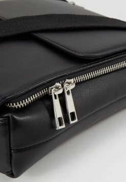 Pier One Hombre Bandolera - Black -Pier One Comercio 08e05ba149b84501ab3475d2c909f710