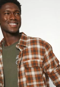 Pier One Hombre THERAPY BIKE EMBRO - Camiseta Básica - Olive -Pier One Comercio 0b6054721ddf48aaa15928151096f3b3