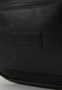 Pier One Unisexo UNISEX - Mochila - Black -Pier One Comercio 1295d436e53a42a392e8743ce0c0990b