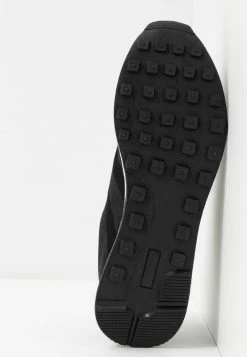 Pier One Unisexo UNISEX - Zapatillas - Black -Pier One Comercio 1761322dc3574a79bb0fb247d9984084