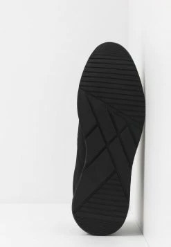 Pier One Unisexo UNISEX - Zapatillas - Black -Pier One Comercio 18f0584f13be4b1598faa1ead8725ea9