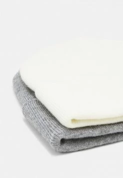 Pier One Unisexo 2 PACK UNISEX - Gorro - Grey/white -Pier One Comercio 1f4b87b05aa84920b52c64cb2f027e5b