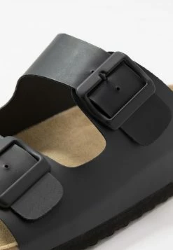 Pier One Hombre UNISEX - Pantuflas - Black 12 Pier One Hombre UNISEX - Pantuflas - Black -Pier One Comercio 21bcbcbb18fc487385a734f62b450b09