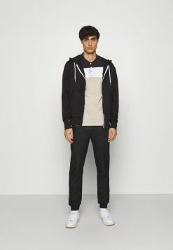 Pier One Hombre Polo - Black/sand 9 Pier One Hombre Polo - Black/sand -Pier One Comercio 21d1426b2ec64756b1504c993448a1df