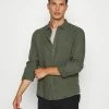Pier One Camisa - Olive, Hombre -Pier One Comercio 25b946bfae98428c919de6adefa5c394