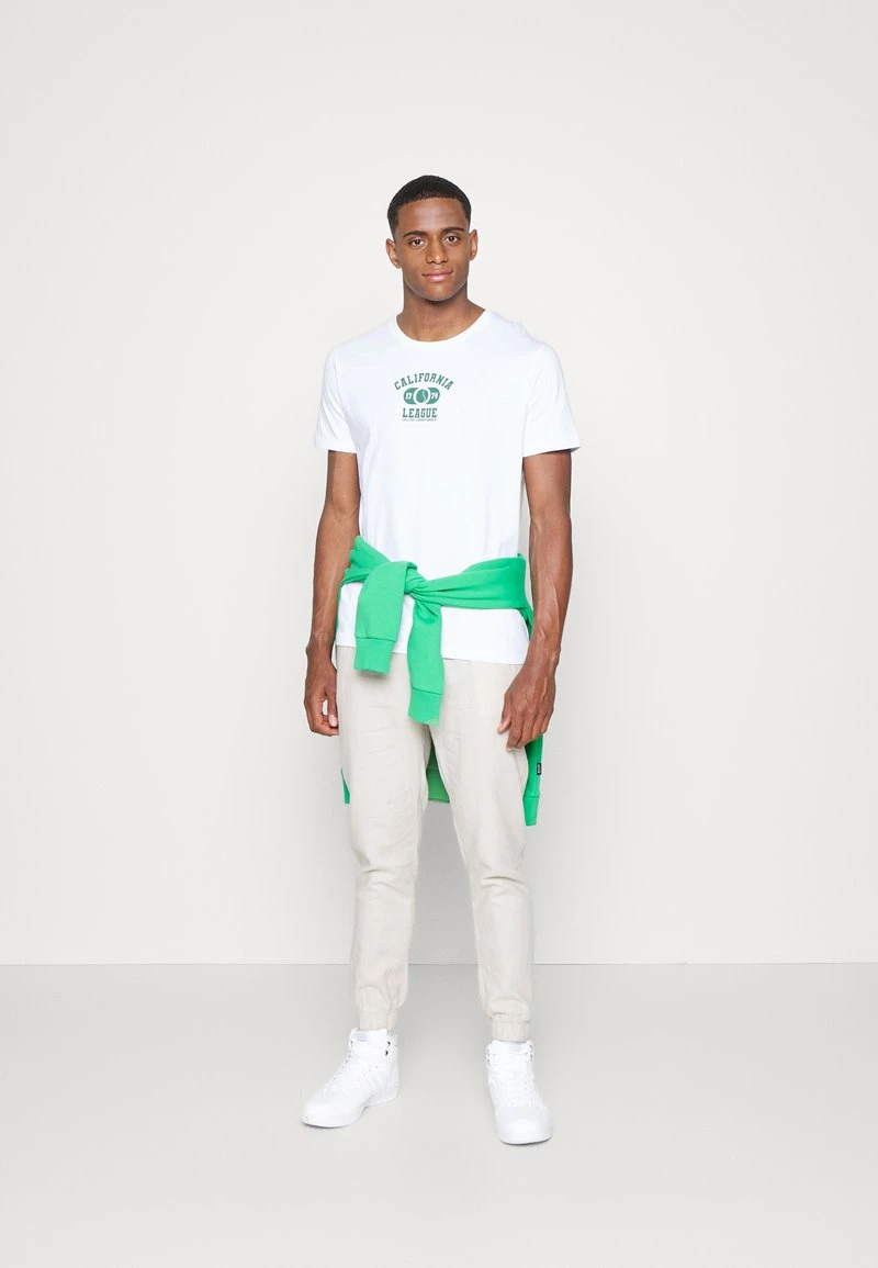 Pier One Hombre CALIFORNIA LEAGUE GRAPHIC T-SHIRT - Camiseta Estampada - White 4 Pier One Hombre CALIFORNIA LEAGUE GRAPHIC T-SHIRT - Camiseta Estampada - White - Imagen 2