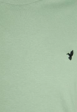 Pier One Unisexo BIRDIE - Camiseta Básica - White/off-white/green 13 Pier One Unisexo BIRDIE - Camiseta Básica - White/off-white/green -Pier One Comercio 2a1a410af7cd48c8a33cf2fb7890fb58