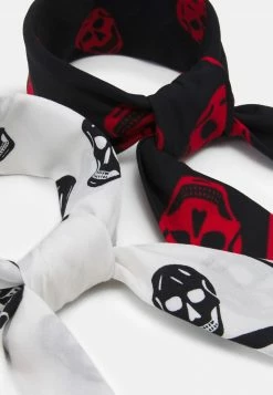 Pier One Unisexo BANDANA 2 PACK UNISEX - Pañuelo - Black/white/red -Pier One Comercio 2a390be2c3224bce877079f6faa67c46