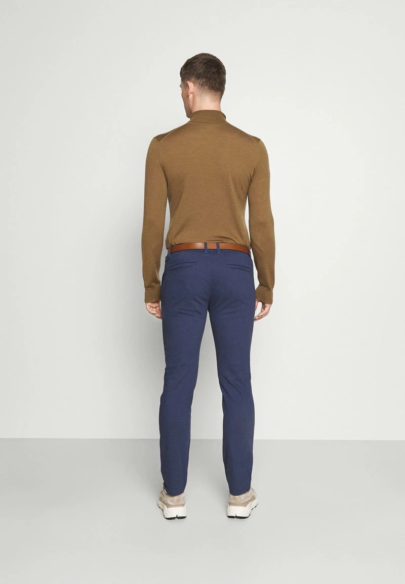 Pier One BELTED - Pantalones Chinos - Dark Blue, Hombre 5 Pier One BELTED - Pantalones Chinos - Dark Blue, Hombre - Imagen 3