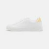Pier One Unisexo UNISEX - Zapatillas - White/gold 2 Pier One Unisexo UNISEX - Zapatillas - White/gold -Pier One Comercio 3397abc91cae4671bdefbb3b3c3ba369