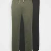 Pier One Hombre 2er PACK - Pantalones Deportivos - Olive/black -Pier One Comercio 3465cd889e7941839abbe9d5834bd894
