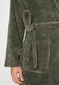 Pier One Hombre Albornoz - Khaki 13 Pier One Hombre Albornoz - Khaki -Pier One Comercio 361a5ccda821467e8e3e1f7029360e39