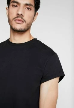 Pier One Hombre Camiseta Básica - Black -Pier One Comercio 3848e81c19324792af8f94d650737d49