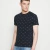 Pier One Hombre Camiseta Estampada - Dark Blue -Pier One Comercio 3a8c84942bec459aa1eadc9317308703