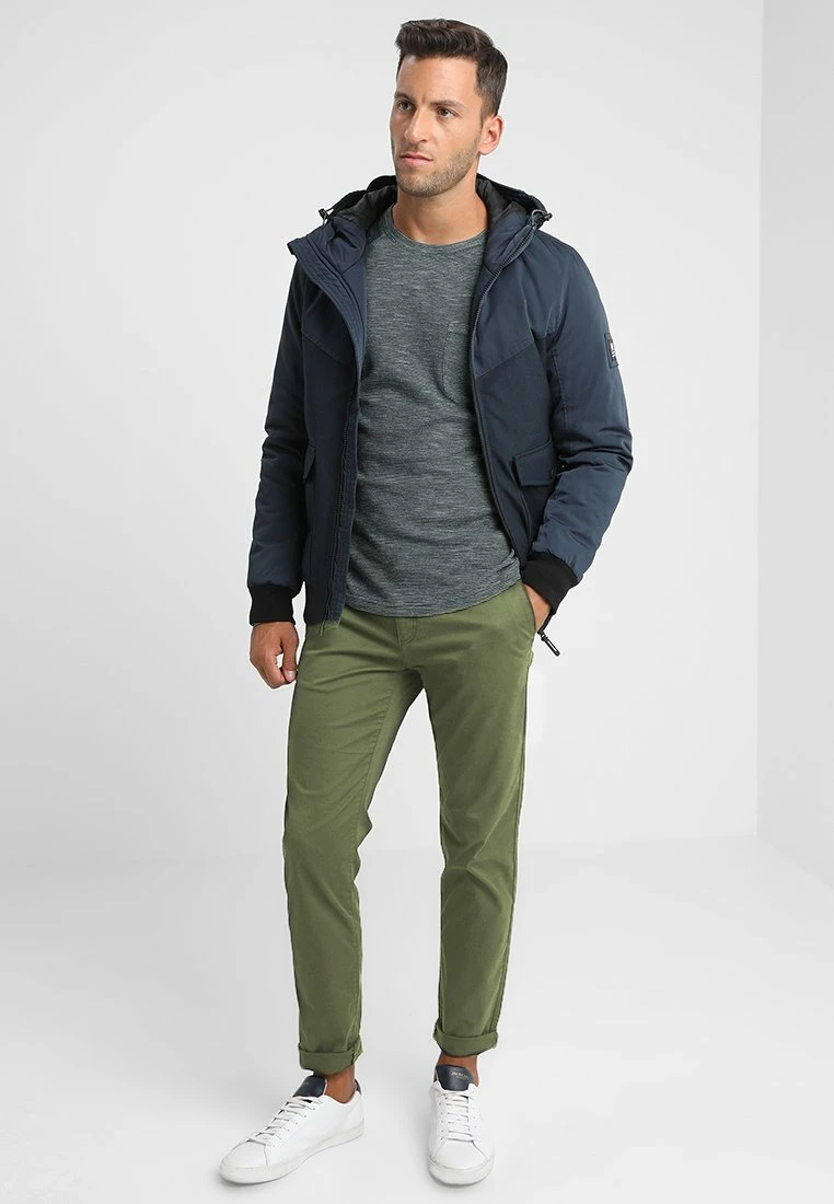 Pier One Hombre Pantalones Chinos - Dark Green 4 Pier One Hombre Pantalones Chinos - Dark Green - Imagen 2