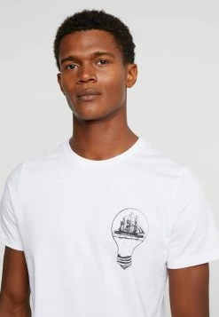 Pier One Hombre Camiseta Estampada - White -Pier One Comercio 4cdb67986fc34bc59a4ae9e017e5e7d0