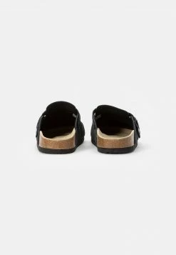 Pier One Unisexo Sandalias Planas - Black -Pier One Comercio 4d309a52050a4badb4012456e00dd92b