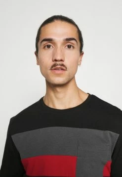 Pier One Hombre Camiseta Básica - Black -Pier One Comercio 50846db8a23b4c719481f446a2c7f1f3