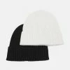 Pier One Unisexo 2 PACK UNISEX - Gorro - Black/off-white -Pier One Comercio 5d71189ed76e4ee5bf99021fef75b47e