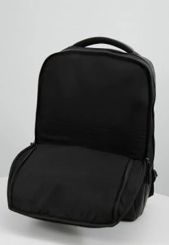 Pier One Hombre Mochila - Black 15 Pier One Hombre Mochila - Black -Pier One Comercio 61fe40ca8f0540e3b5369e18f397e9b7