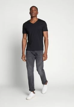 Pier One Hombre 3 PACK - Camiseta Básica - Black, Grey, Green 8 Pier One Hombre 3 PACK - Camiseta Básica - Black, Grey, Green -Pier One Comercio 67d75c70b55342e4a1d02075852a0830