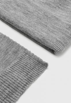 Pier One Unisexo SET UNISEX - Bufanda - Grey -Pier One Comercio 6d47543694ff4ec4bbab35d69256bce6