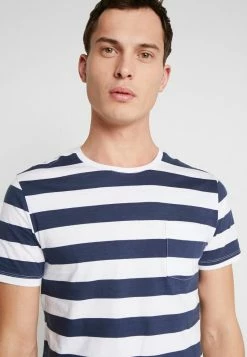Pier One Hombre Camiseta Estampada - Dark Blue/white -Pier One Comercio 6ea73421a90741a7ad5cc7b7b417c294