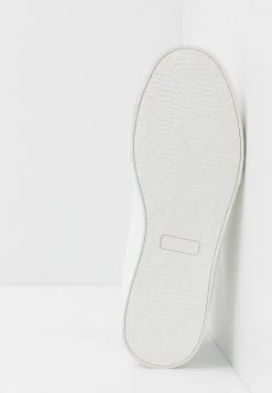 Pier One UNISEX - Zapatillas - White, Hombre 12 Pier One UNISEX - Zapatillas - White, Hombre -Pier One Comercio 74228f1982334570b6d9a7e4467272bd