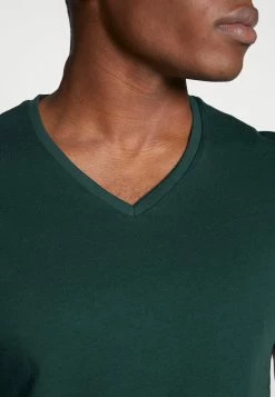 Pier One Hombre 3 PACK - Camiseta Básica - Black, Grey, Green 11 Pier One Hombre 3 PACK - Camiseta Básica - Black, Grey, Green -Pier One Comercio 75d8e7abd9c649fe8ff382e42bf08591