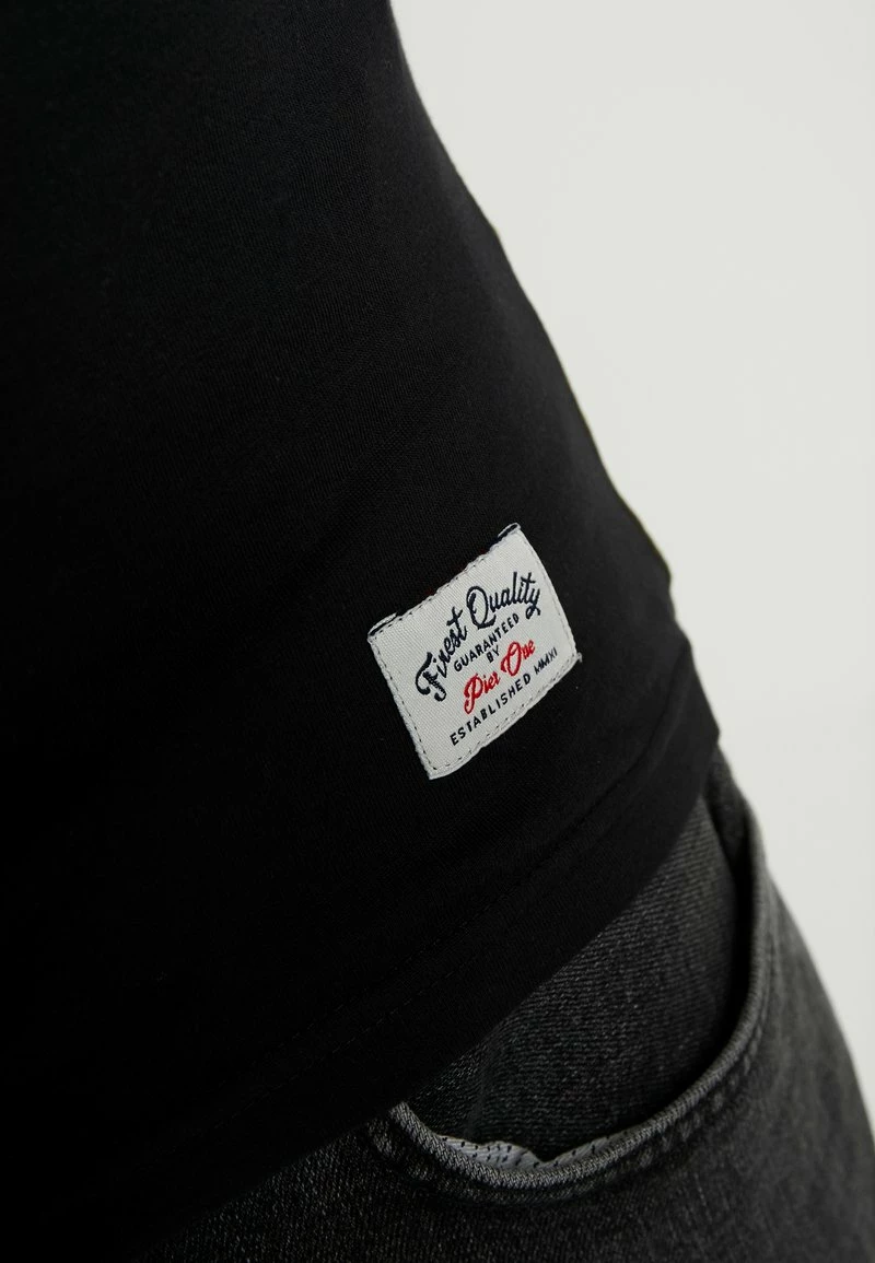 Pier One Hombre Camiseta Básica - Green/black 6 Pier One Hombre Camiseta Básica - Green/black - Imagen 4