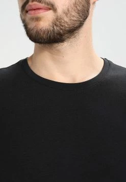 Pier One Hombre 2 PACK - Camiseta Básica - Black 12 Pier One Hombre 2 PACK - Camiseta Básica - Black -Pier One Comercio 85bd9166af364fcfb5ac97c20966a6c9