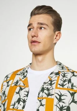 Pier One Hombre Camiseta Estampada - White -Pier One Comercio 8a676e91ded74c849fc7b3593d70ef65