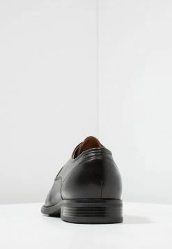 Pier One Hombre LEATHER - Zapatos Con Cordones - Black -Pier One Comercio 8c38da1b49a24c80aec1d1e71a4bc304