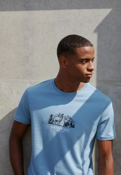 Pier One GRAPHIC T-SHIRT - Camiseta Estampada - Dark Blue, Hombre -Pier One Comercio 8d8712f05fab4ad294029bb17793cc6d