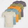Pier One 5 PACK - Camiseta Básica - Orange/dark Blue/green, Hombre