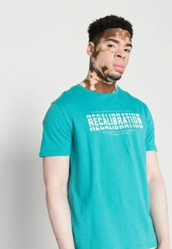 Pier One Hombre RECALIBRATION GRAPHIC TEE - Camiseta Estampada - Blue -Pier One Comercio a46da91a6e1a4092a2e3ca50d5e6cb58