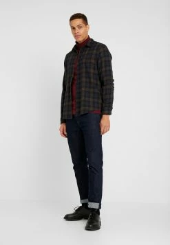 Pier One Hombre Camiseta De Manga Larga - Bordeaux -Pier One Comercio a4b5500f5b644bdfb6dc5324dc758859