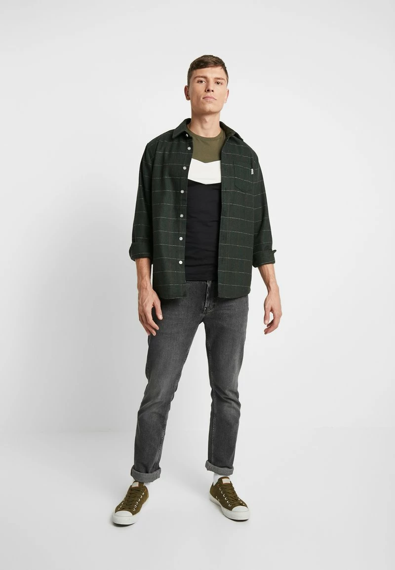 Pier One Hombre Camiseta Básica - Green/black 4 Pier One Hombre Camiseta Básica - Green/black - Imagen 2