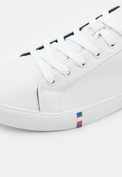 Pier One Unisexo UNISEX - Zapatillas - White -Pier One Comercio b4f8bc3a381845e8a6c42698c99e61bf