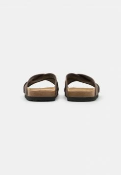 Pier One Unisexo UNISEX - Pantuflas - Brown 10 Pier One Unisexo UNISEX - Pantuflas - Brown -Pier One Comercio b64bd94841374f58a4a8e2cf13040258