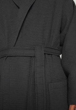 Pier One Hombre Albornoz - Black 11 Pier One Hombre Albornoz - Black -Pier One Comercio bea723794edd44e79f90a9e3bfbc7744