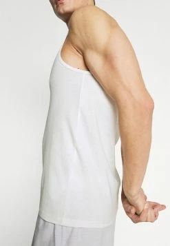 Pier One Hombre 3 PACK - Camiseta Interior - Dark Blue/bordeaux/off-white -Pier One Comercio c107c99d278e430b8a693d0ec45ebe1a