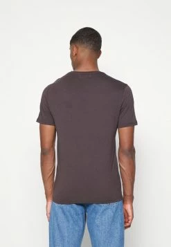 Pier One GRAPHIC T-SHIRT - Camiseta Básica - Brown, Hombre -Pier One Comercio c23ca18a52504e3e94e037f0d28fd449