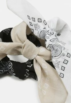 Pier One Unisexo BANDANA UNISEX 3 PACK - Pañuelo - Black/white/beige -Pier One Comercio c2ede95d3e4443e6ac8cd75fce932acc