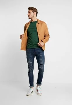 Pier One Hombre Camiseta Estampada - Dark Green -Pier One Comercio c885fa1702d649389def76556d3689fc