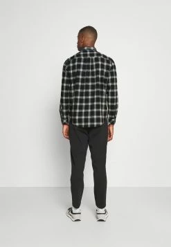 Pier One Hombre Camisa - Black -Pier One Comercio c9f40251dccf4fbd9bdaf9cb438b84c5