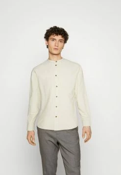 Pier One COLLAR OXFORD - Camisa - Off-white, Hombre