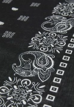 Pier One BANDANA UNISEX - Pañuelo - Black, Unisexo 7 Pier One BANDANA UNISEX - Pañuelo - Black, Unisexo -Pier One Comercio cb243630181e4900b09c9ae80c25b54f